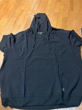 Easy Stretch  Black Short-Sleeve Hooded Pullover Tee